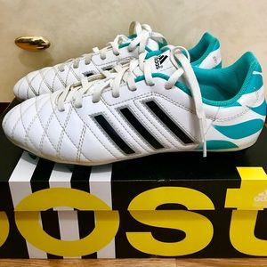 Adidas Soccer shoes- Size 7- White/Turquoise/Black